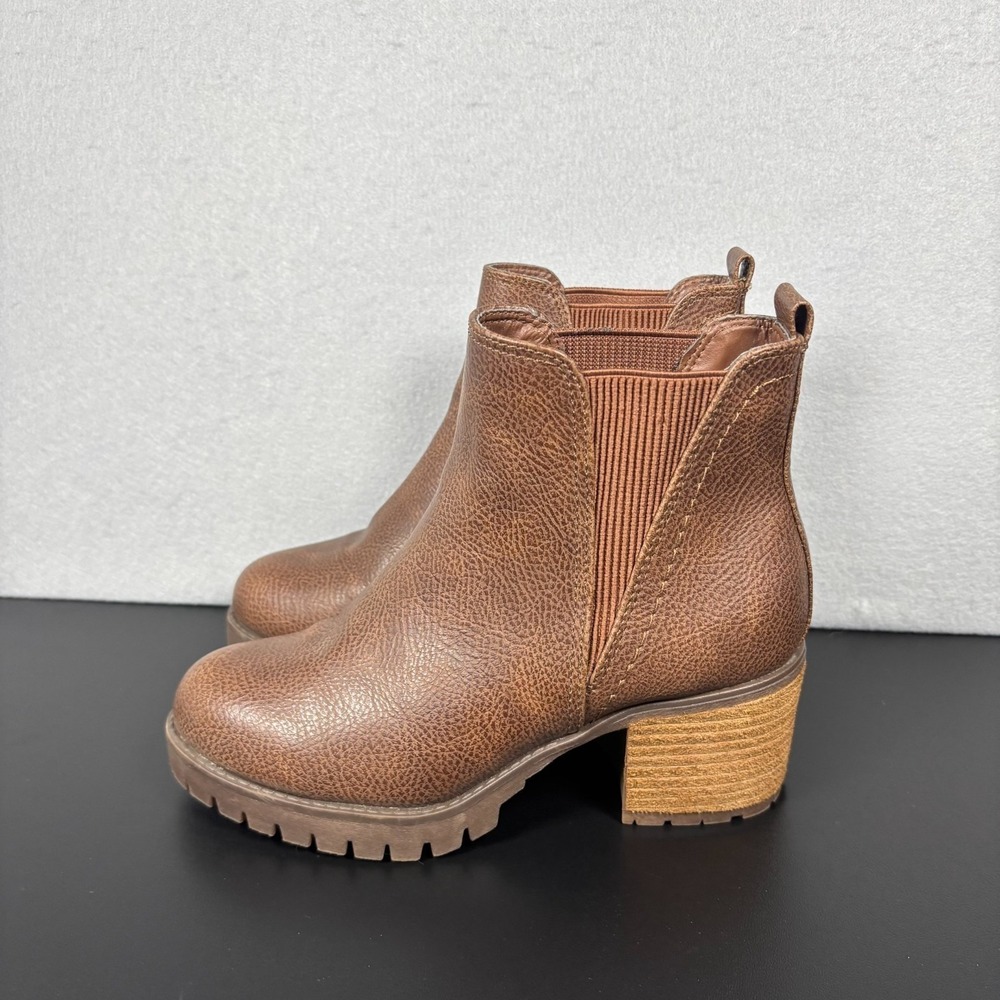 MIA Women's Jody Chelsea Boot Ribbed Brown Size 6M Block Heel Chunky Casual Shoe
